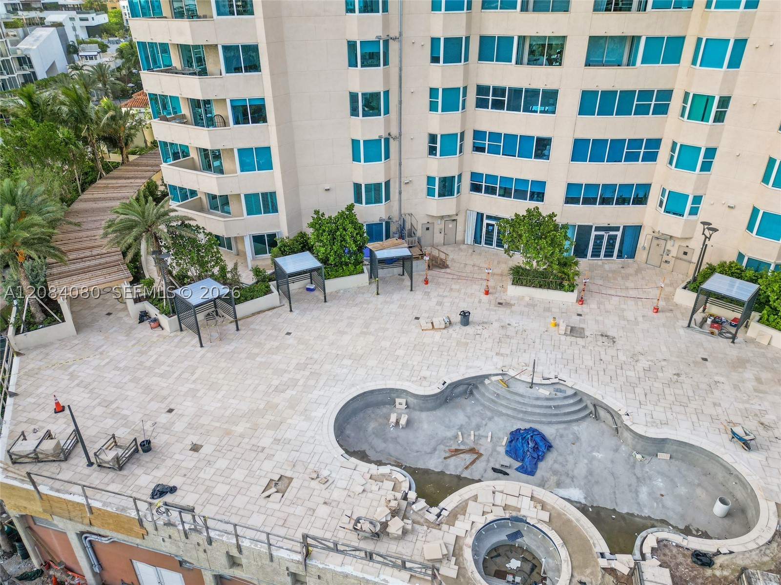 300 S Pointe Dr #303, Miami Beach FL 33139