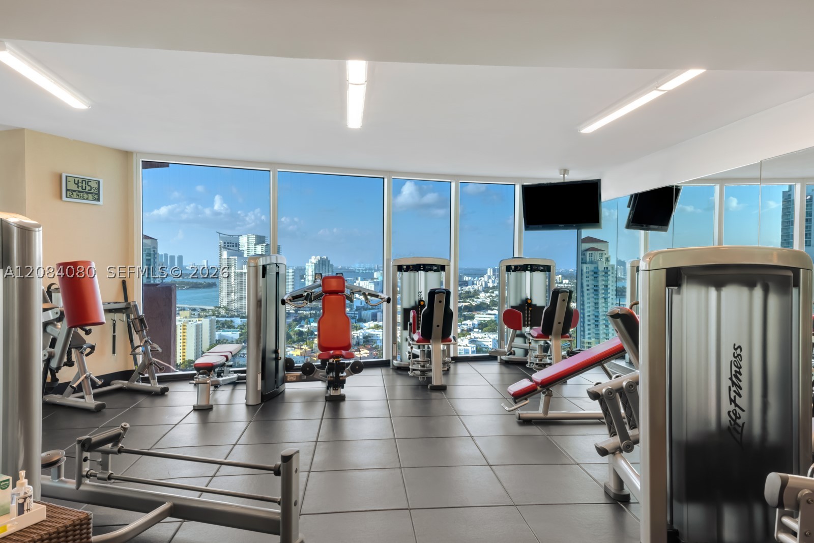 300 S Pointe Dr #303, Miami Beach FL 33139