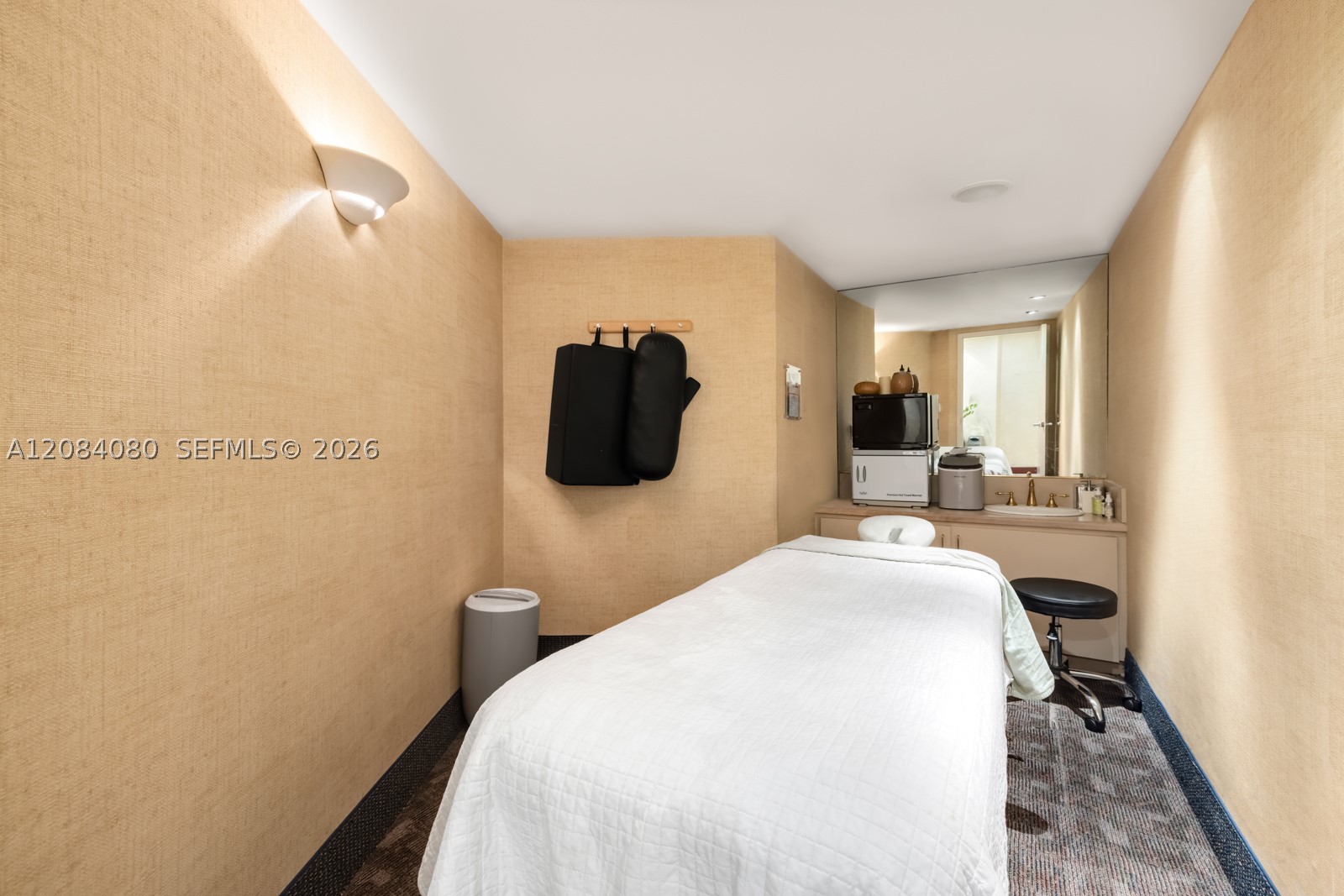 300 S Pointe Dr #303, Miami Beach FL 33139