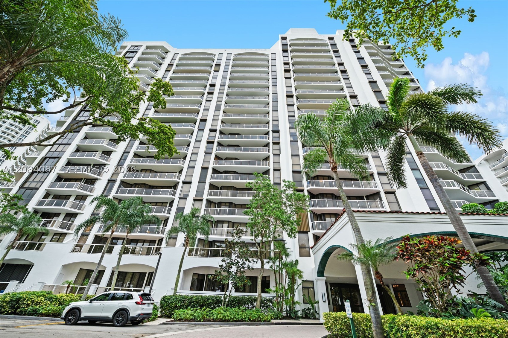 3640 Yacht Club #1807, Aventura FL 33180