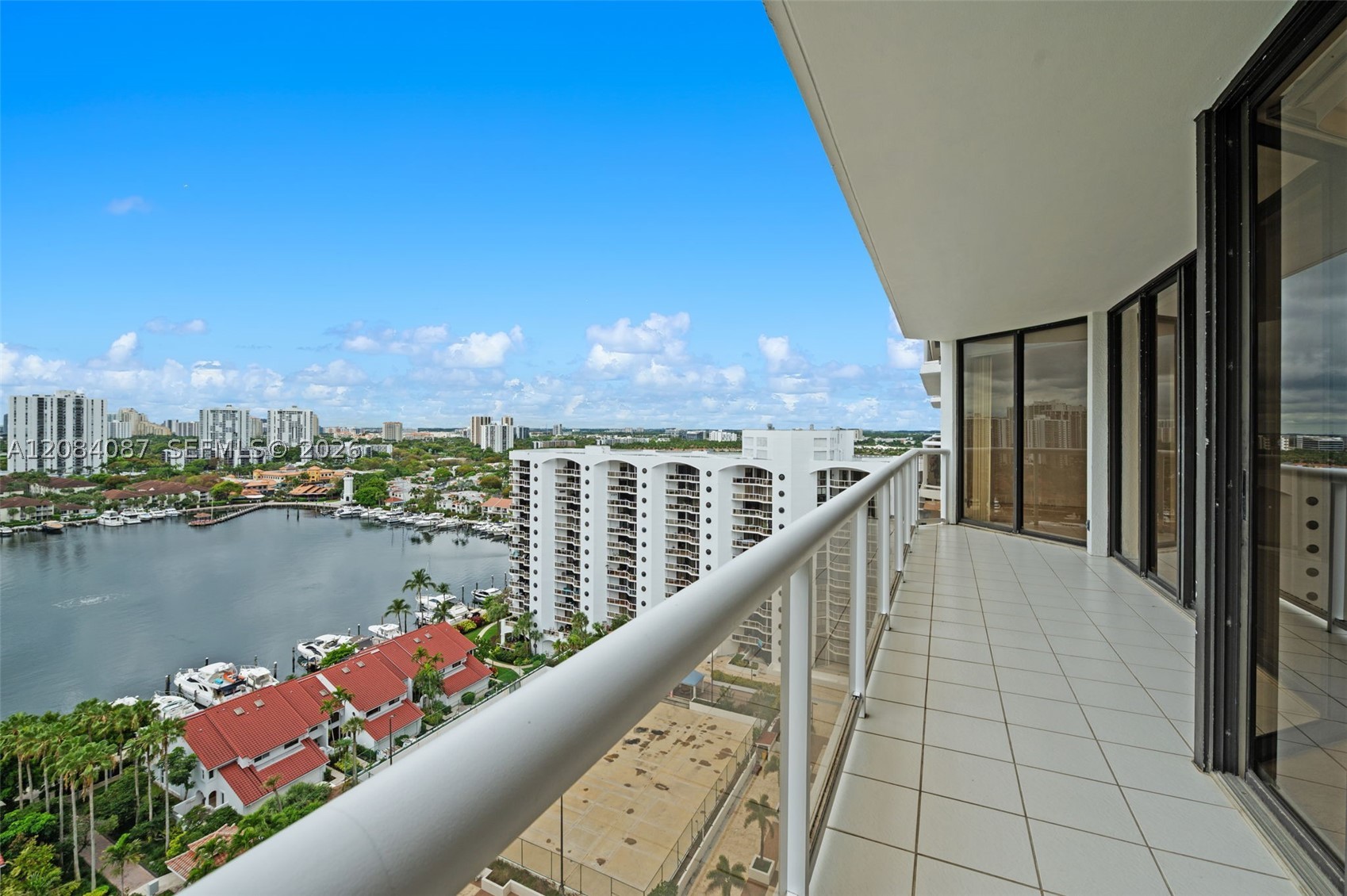 3640 Yacht Club #1807, Aventura FL 33180