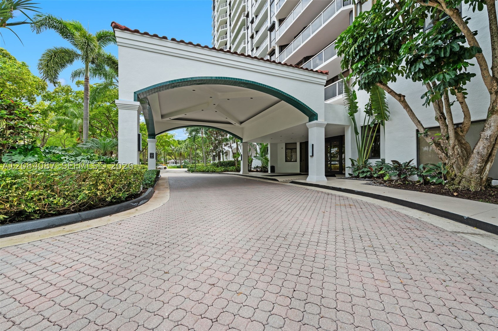 3640 Yacht Club #1807, Aventura FL 33180