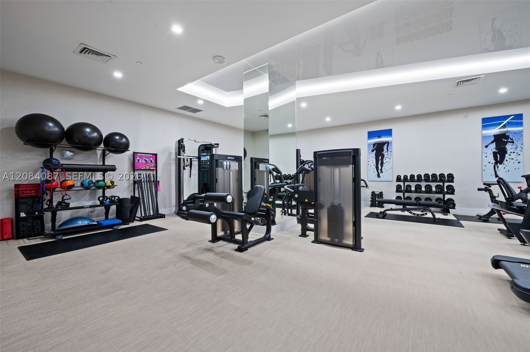 3640 Yacht Club #1807, Aventura FL 33180