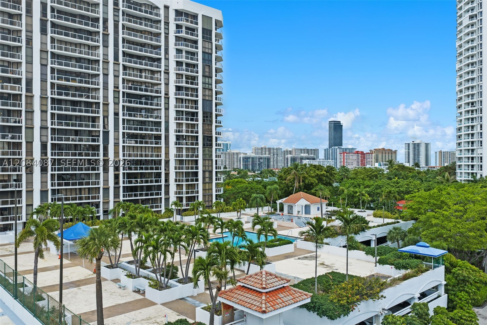 3640 Yacht Club #1807, Aventura FL 33180