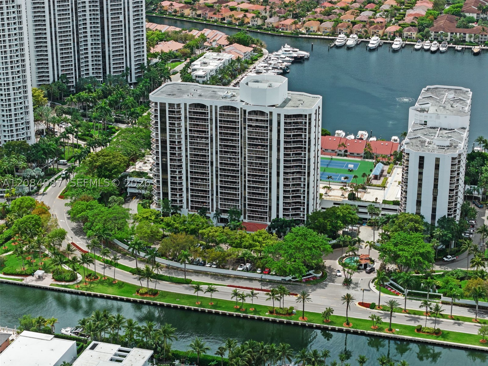 3640 Yacht Club #1807, Aventura FL 33180