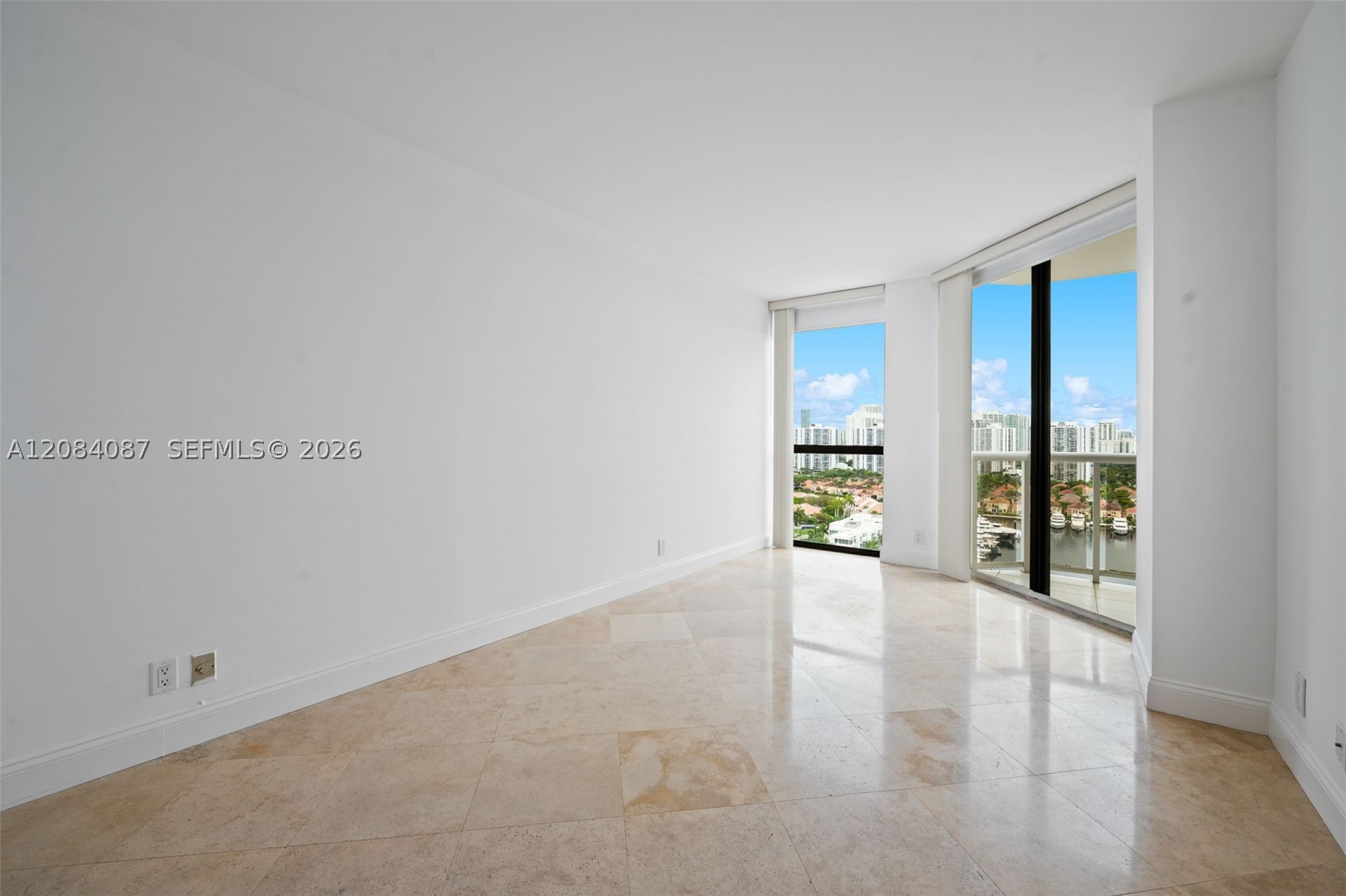 3640 Yacht Club #1807, Aventura FL 33180