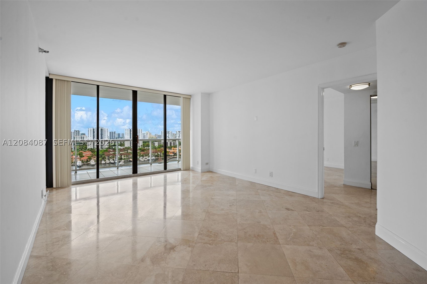 3640 Yacht Club #1807, Aventura FL 33180