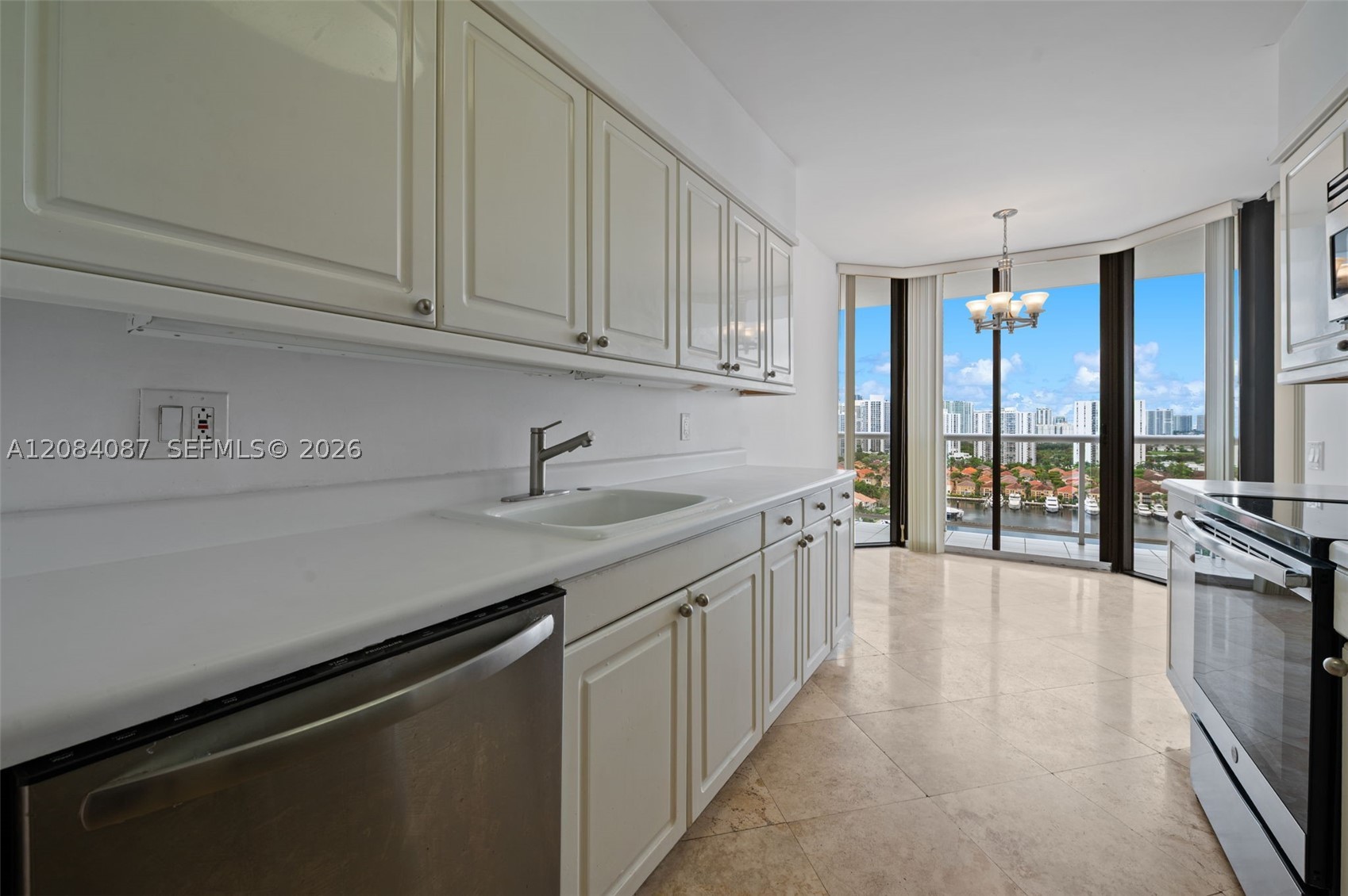 3640 Yacht Club #1807, Aventura FL 33180