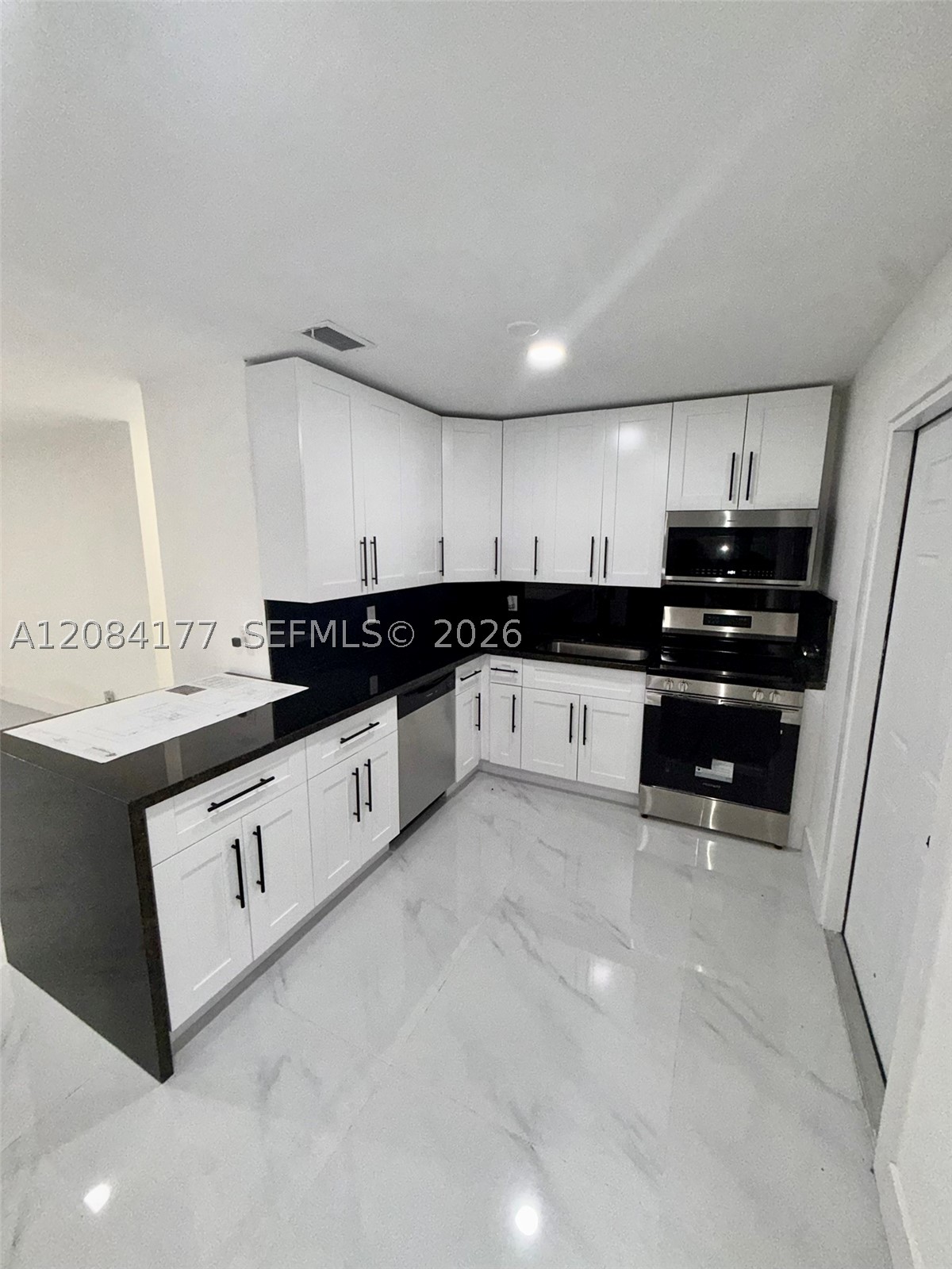 8201 SW 7th Ct, North Lauderdale FL 33068