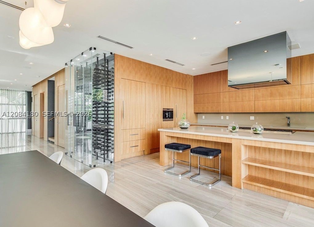 321 E Dilido Dr, Miami Beach FL 33139