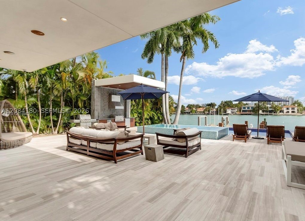 321 E Dilido Dr, Miami Beach FL 33139