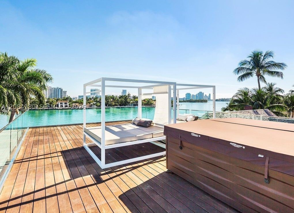 321 E Dilido Dr, Miami Beach FL 33139