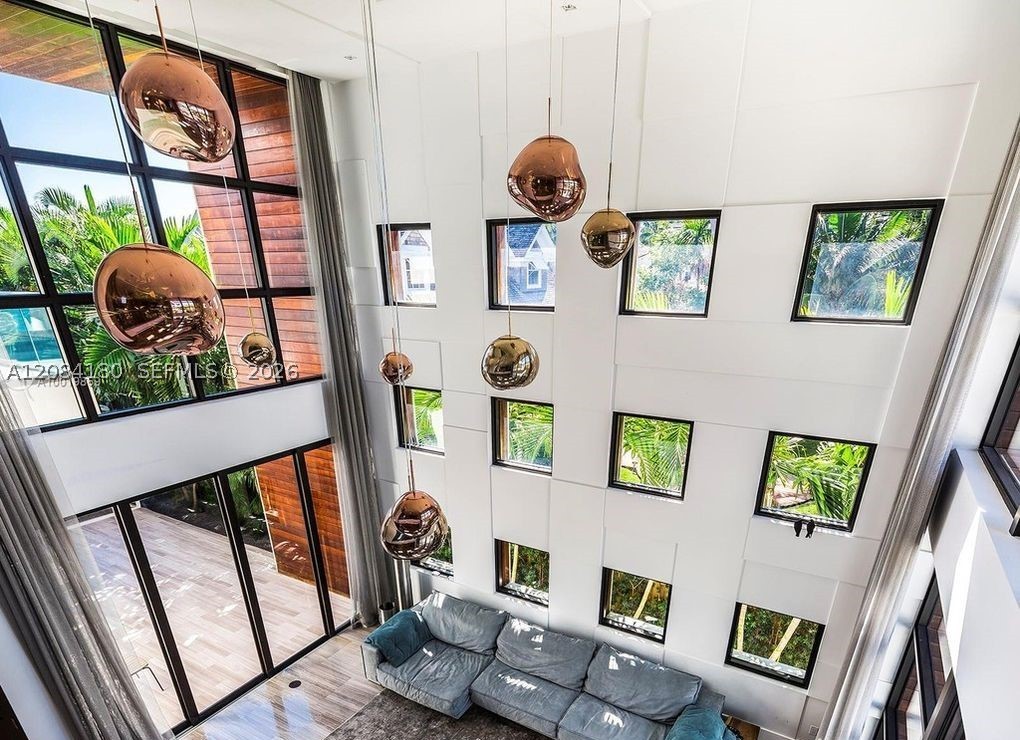 321 E Dilido Dr, Miami Beach FL 33139