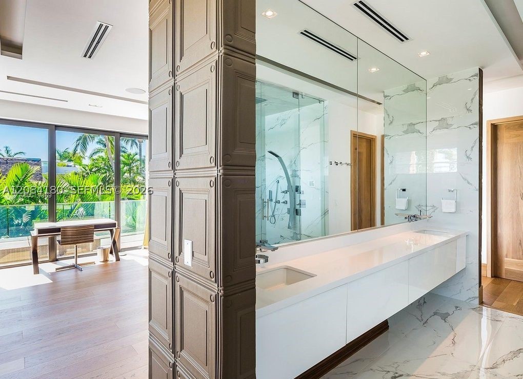 321 E Dilido Dr, Miami Beach FL 33139
