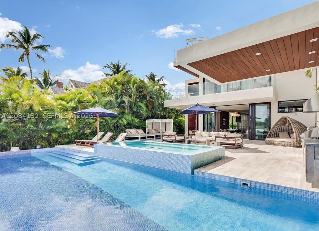 321 E Dilido Dr, Miami Beach FL 33139