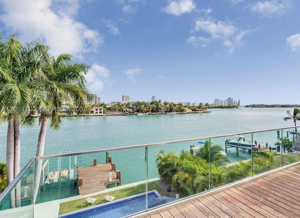 321 E Dilido Dr, Miami Beach FL 33139