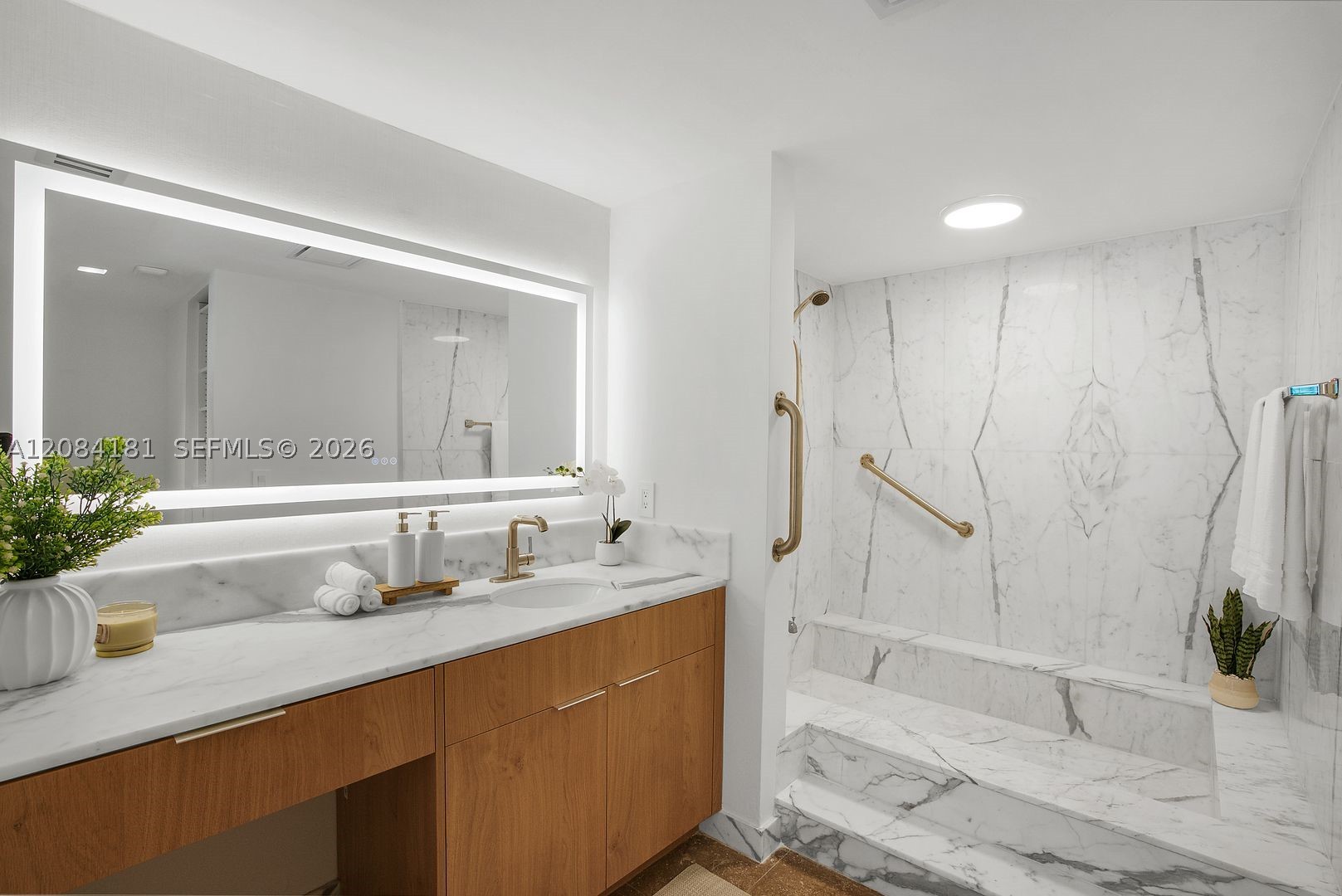 155 Ocean Lane Dr #103, Key Biscayne FL 33149