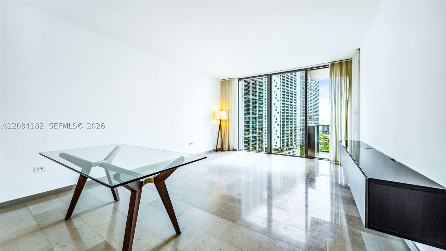 68 SE 6th St #1605, Miami FL 33131