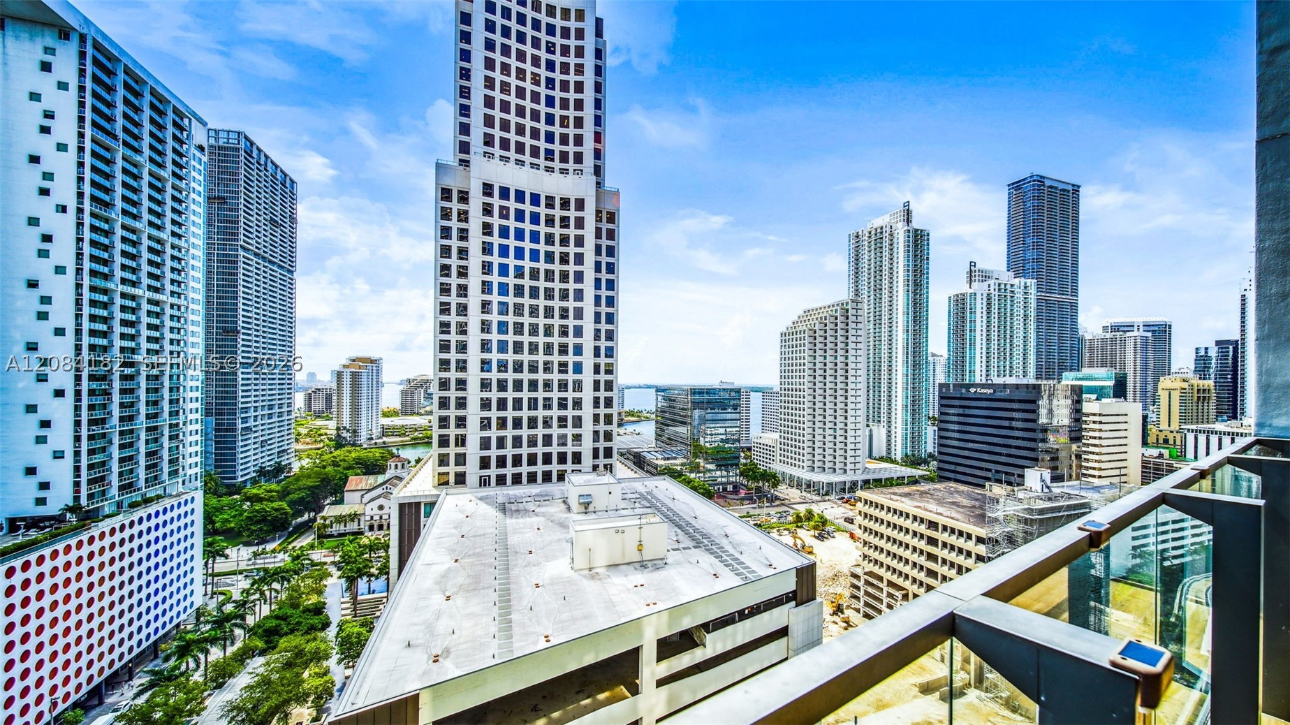 68 SE 6th St #1605, Miami FL 33131