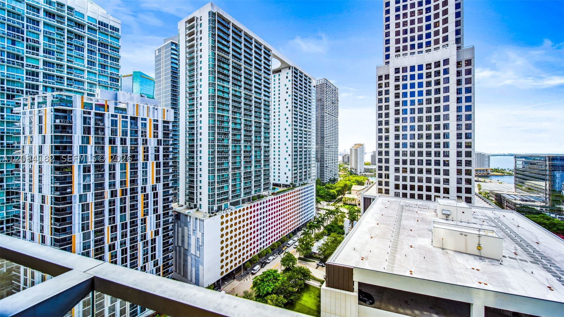 68 SE 6th St #1605, Miami FL 33131