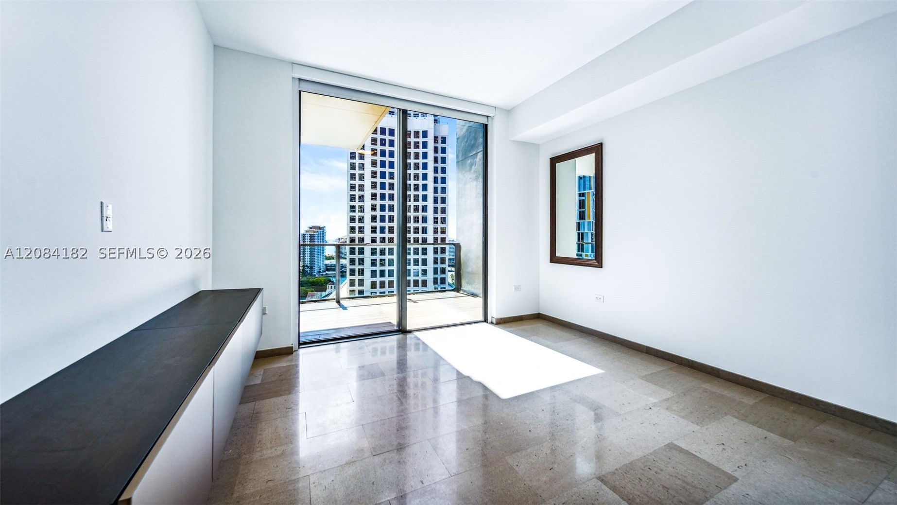 68 SE 6th St #1605, Miami FL 33131