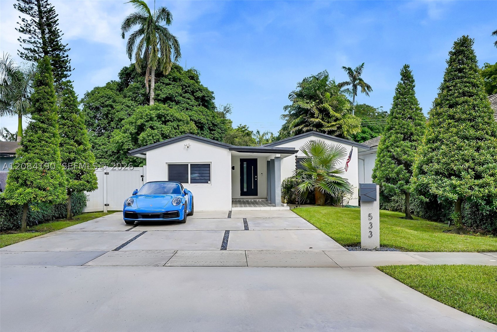 533 Mokena Dr, Miami Springs FL 33166