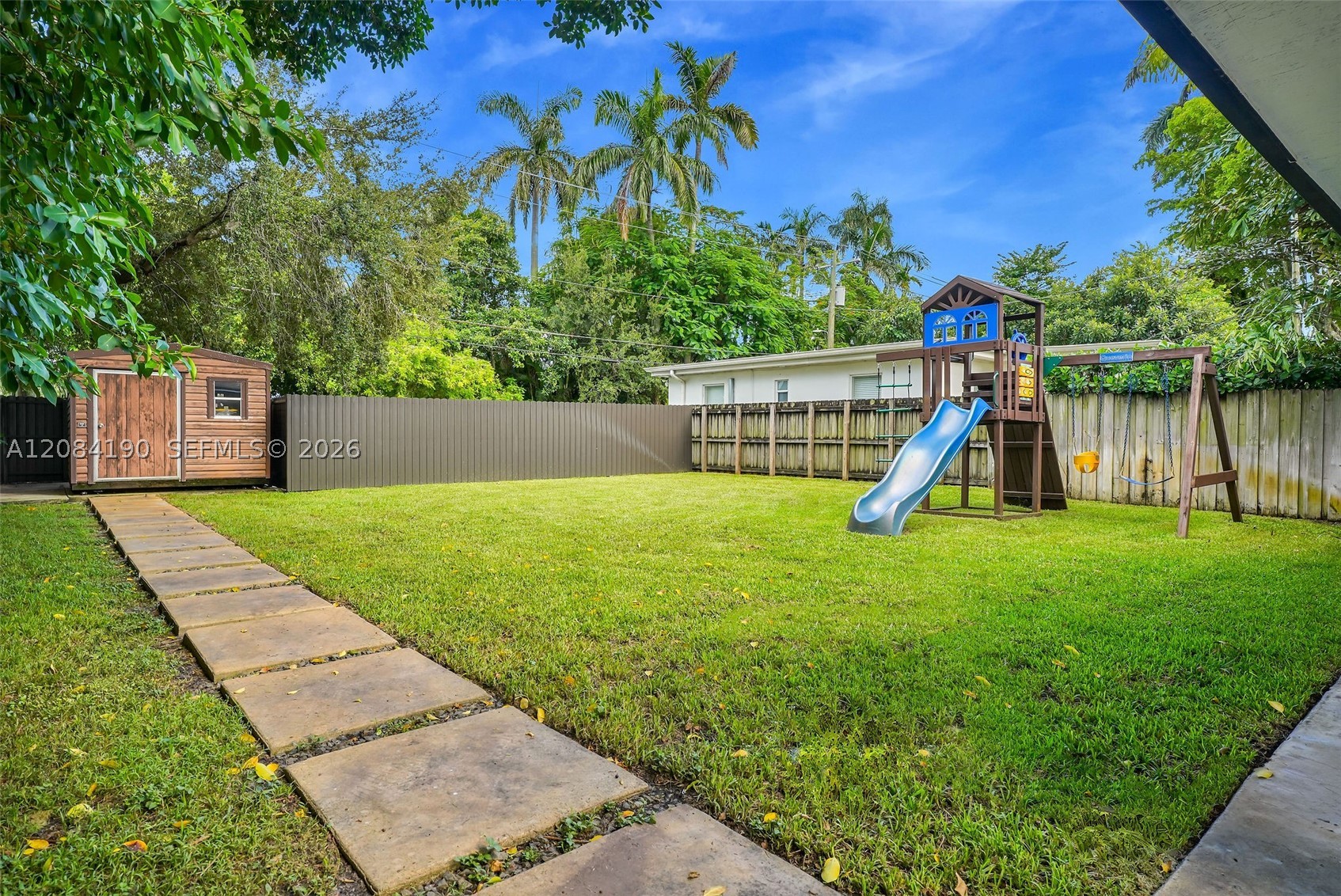 533 Mokena Dr, Miami Springs FL 33166