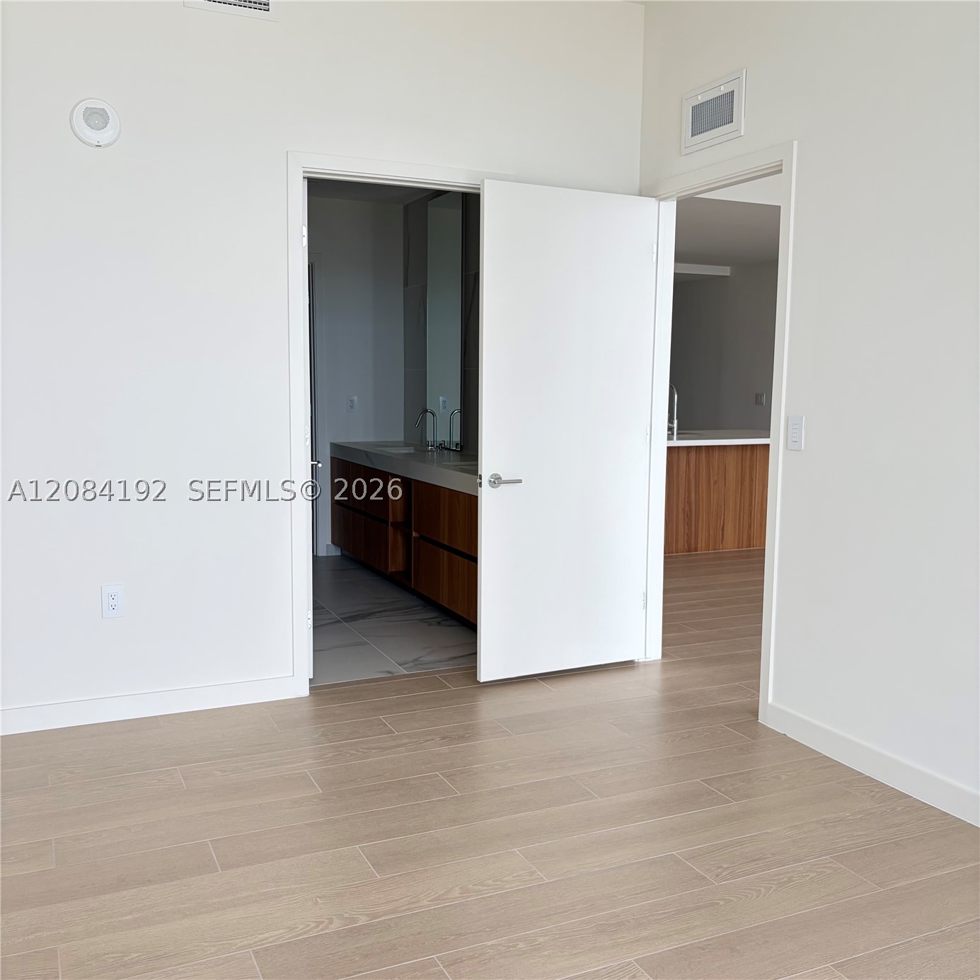 1400 Biscayne Blvd #2003, Miami FL 33132