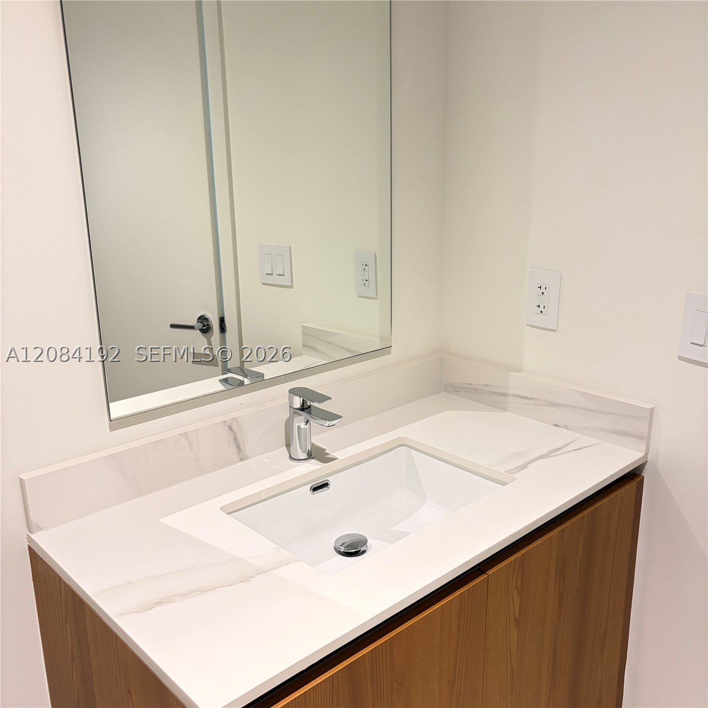 1400 Biscayne Blvd #2003, Miami FL 33132