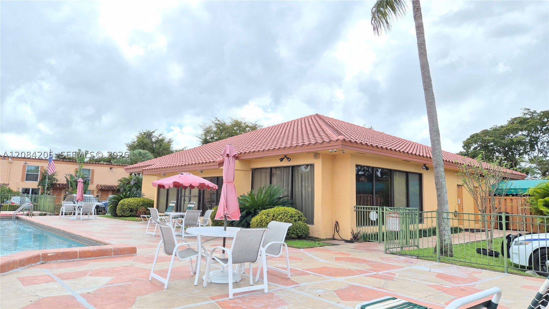 7100 Fairway Dr #K9, Miami Lakes FL 33014
