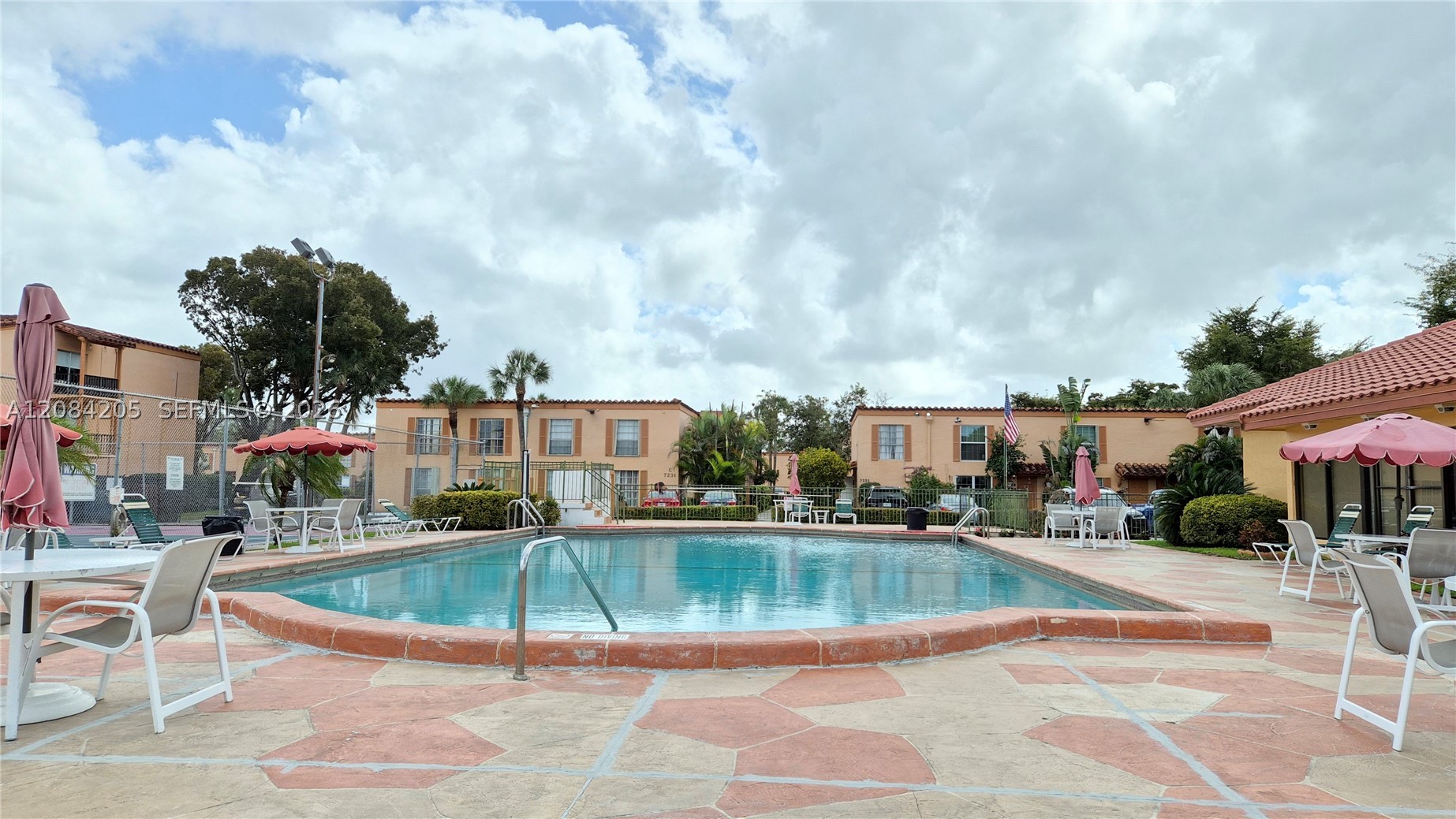 7100 Fairway Dr #K9, Miami Lakes FL 33014