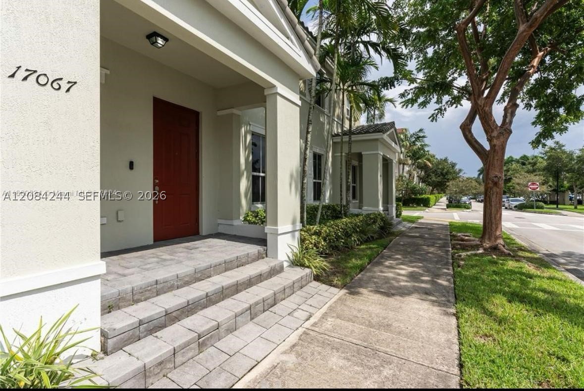 17067 SW 93rd St #17067, Miami FL 33196