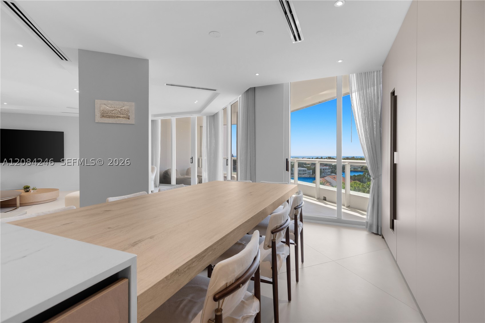 21050 Point Pl #902, Aventura FL 33180