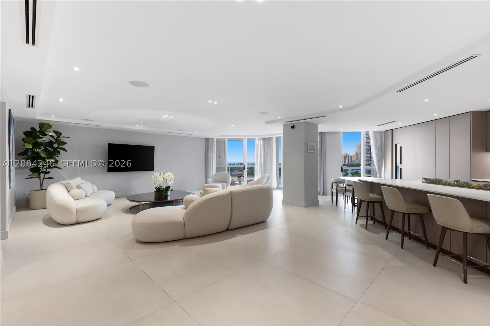 21050 Point Pl #902, Aventura FL 33180