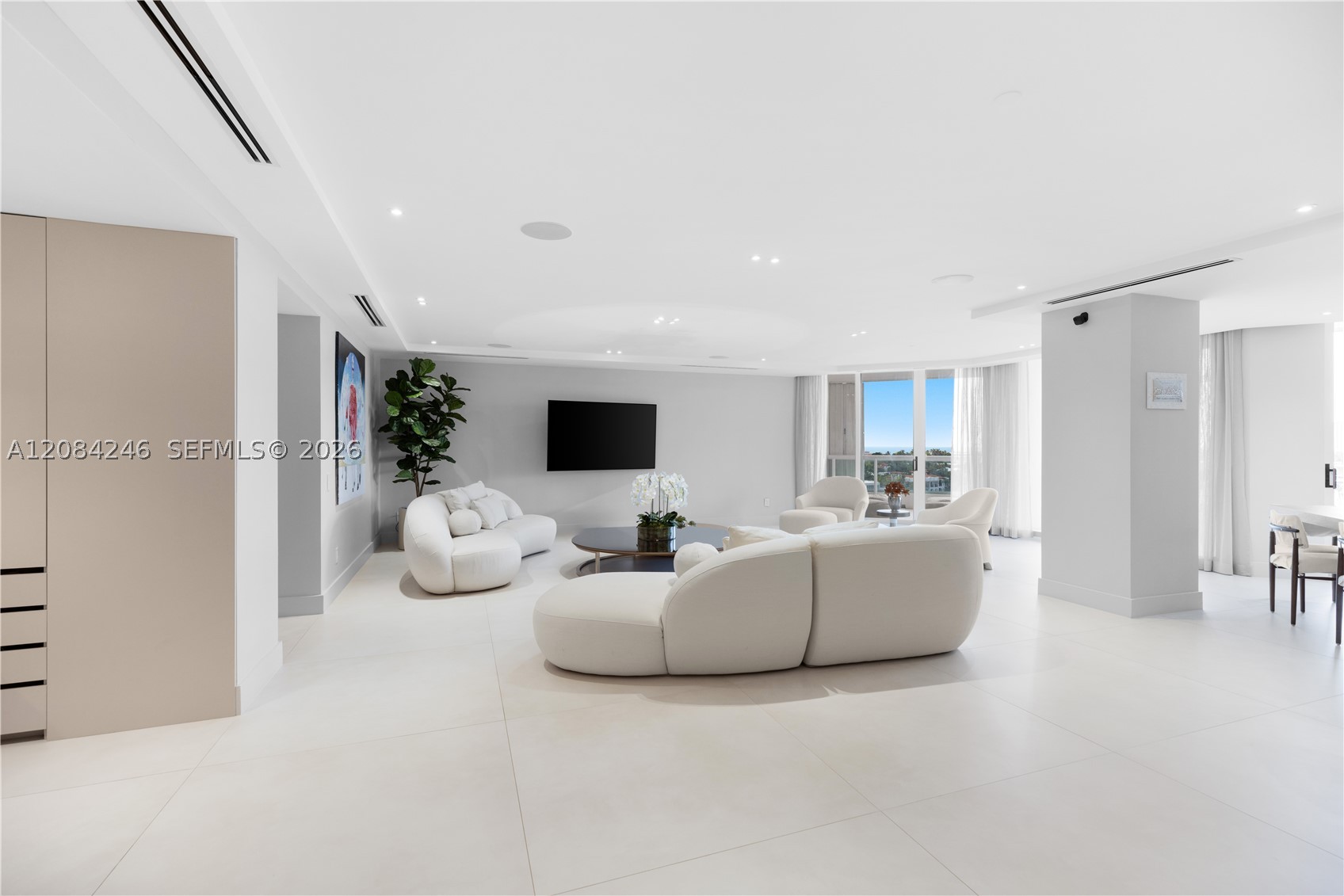21050 Point Pl #902, Aventura FL 33180