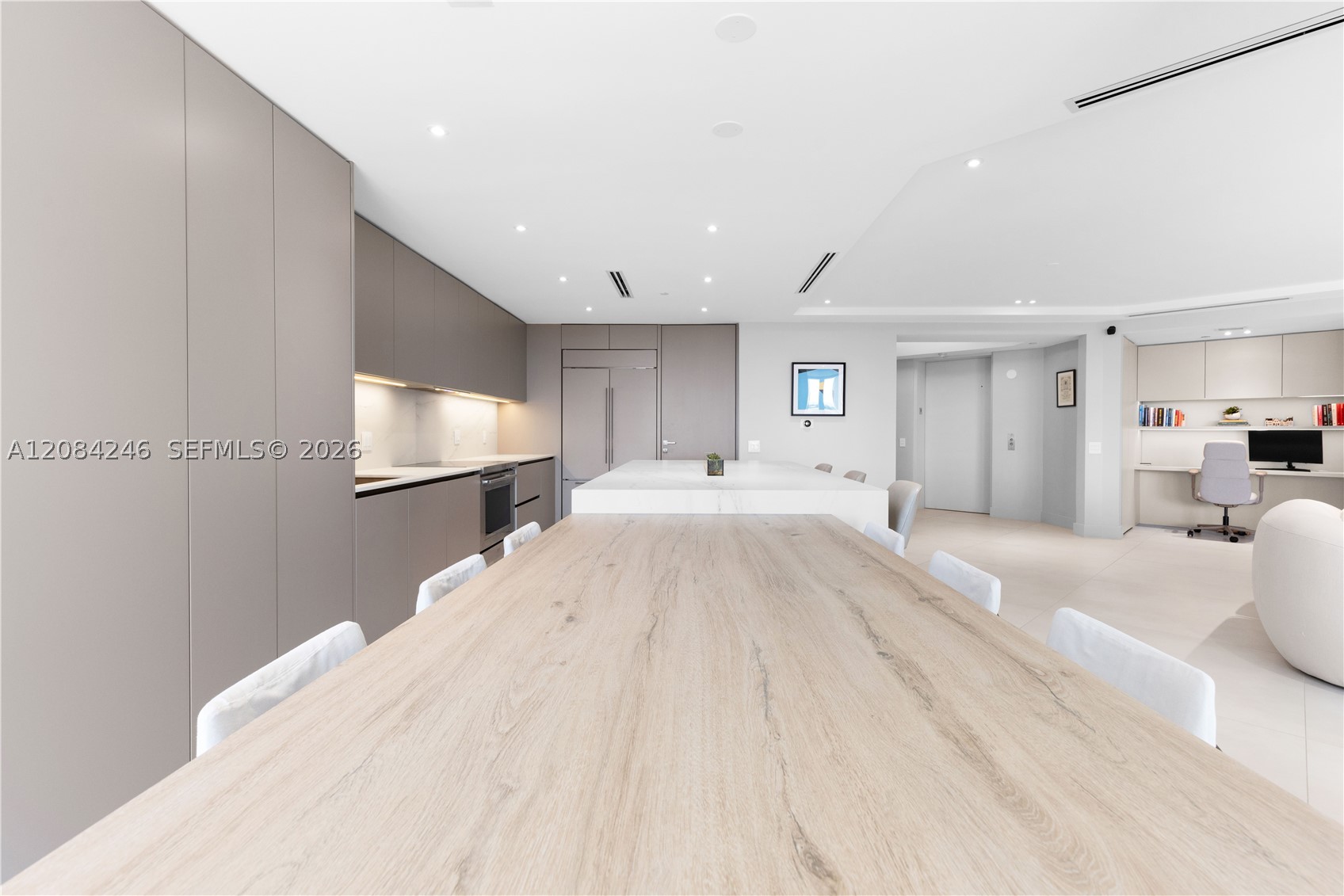 21050 Point Pl #902, Aventura FL 33180