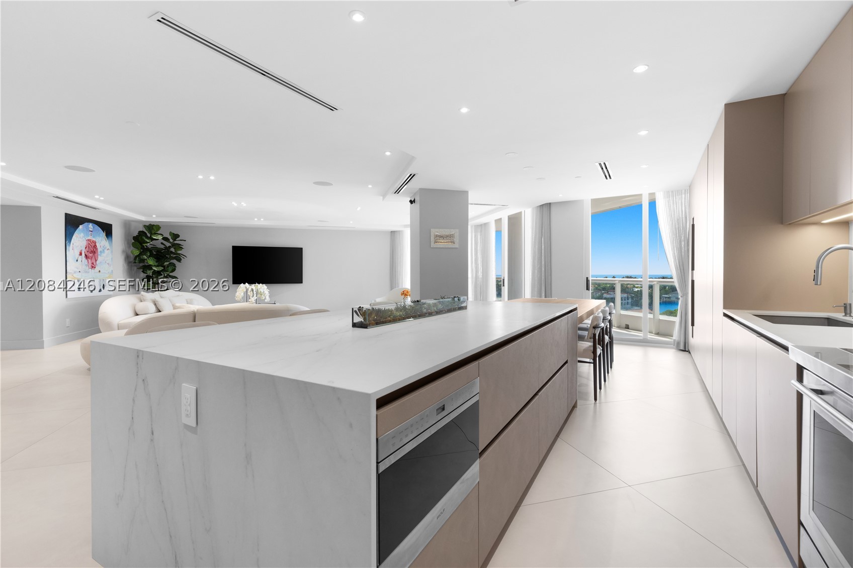 21050 Point Pl #902, Aventura FL 33180