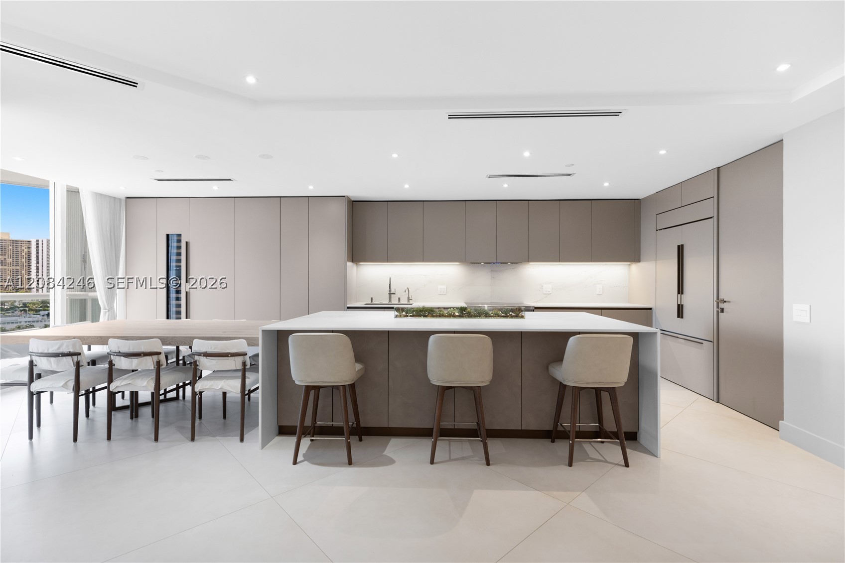 21050 Point Pl #902, Aventura FL 33180