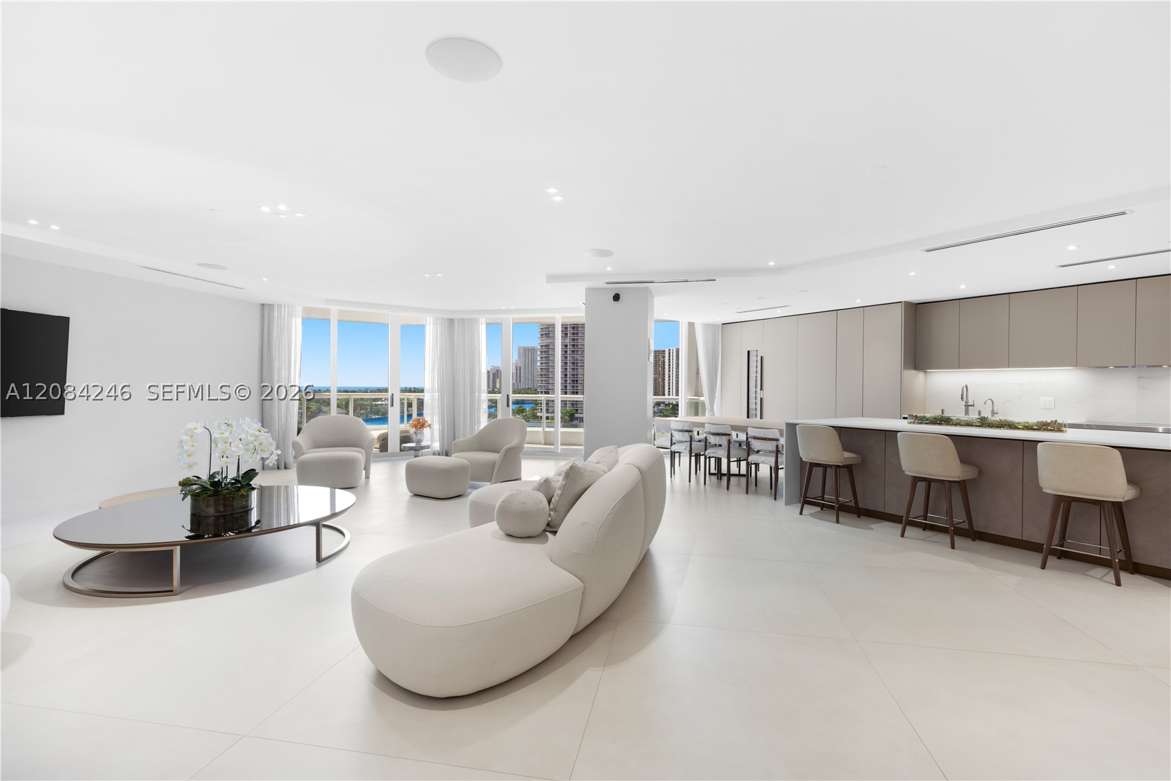 21050 Point Pl #902, Aventura FL 33180