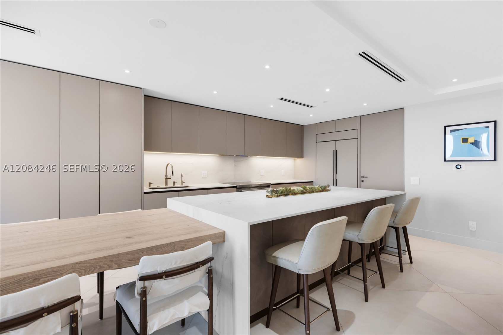 21050 Point Pl #902, Aventura FL 33180