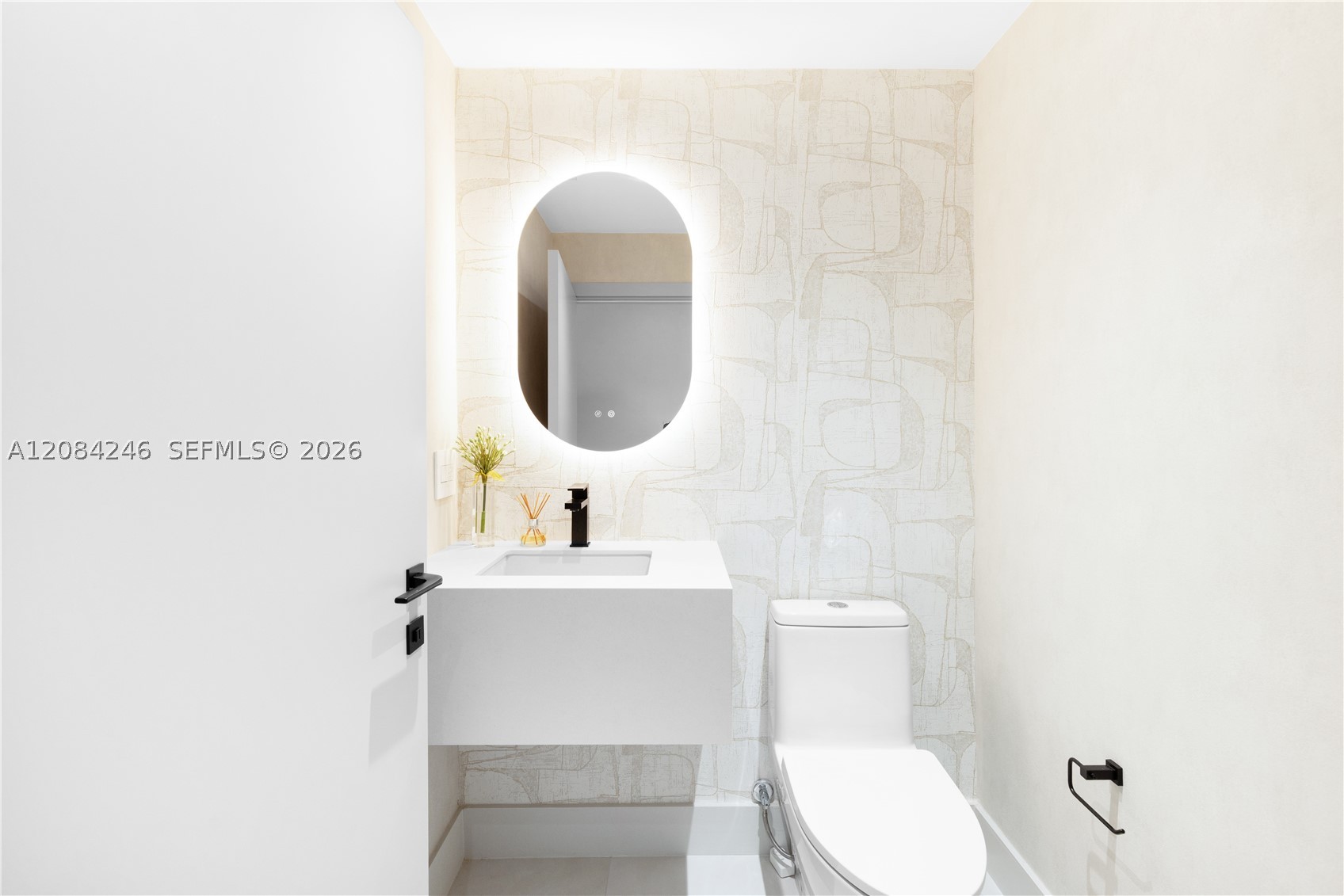 21050 Point Pl #902, Aventura FL 33180