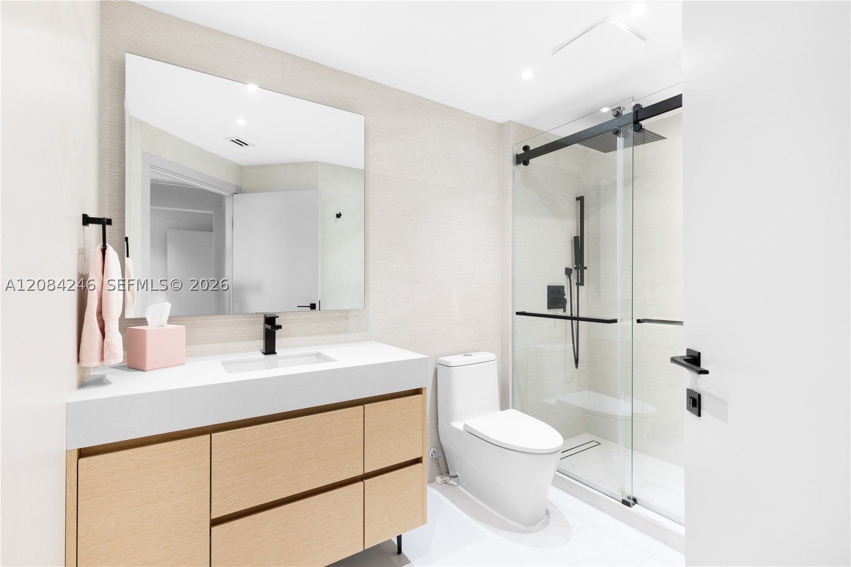 21050 Point Pl #902, Aventura FL 33180