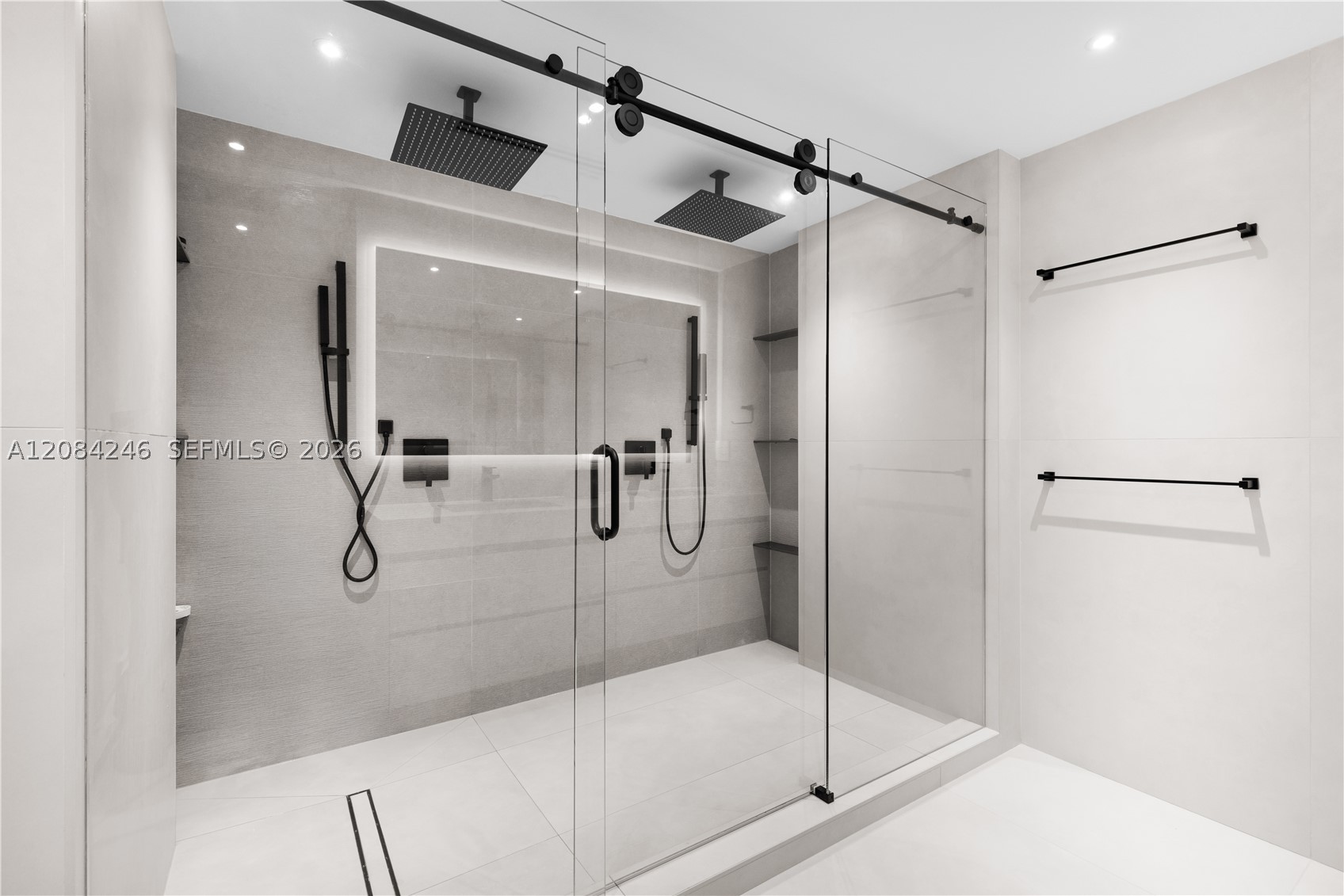 21050 Point Pl #902, Aventura FL 33180