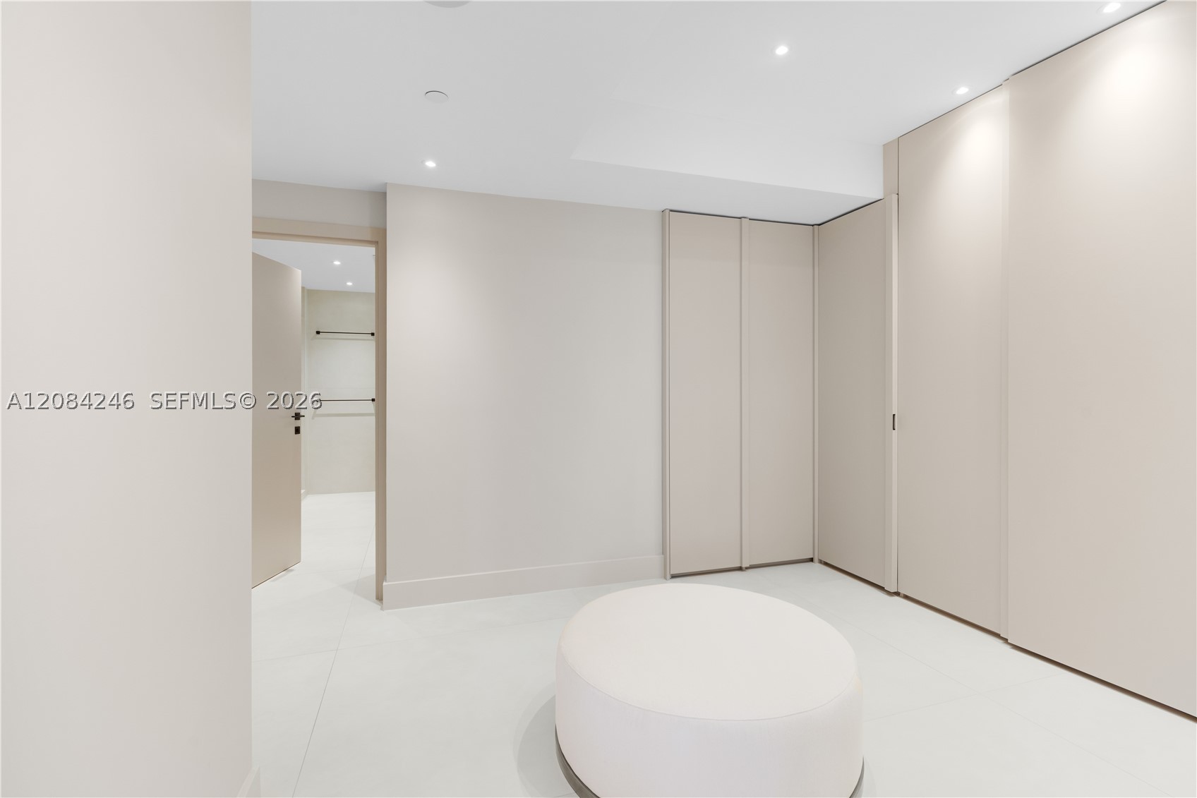 21050 Point Pl #902, Aventura FL 33180