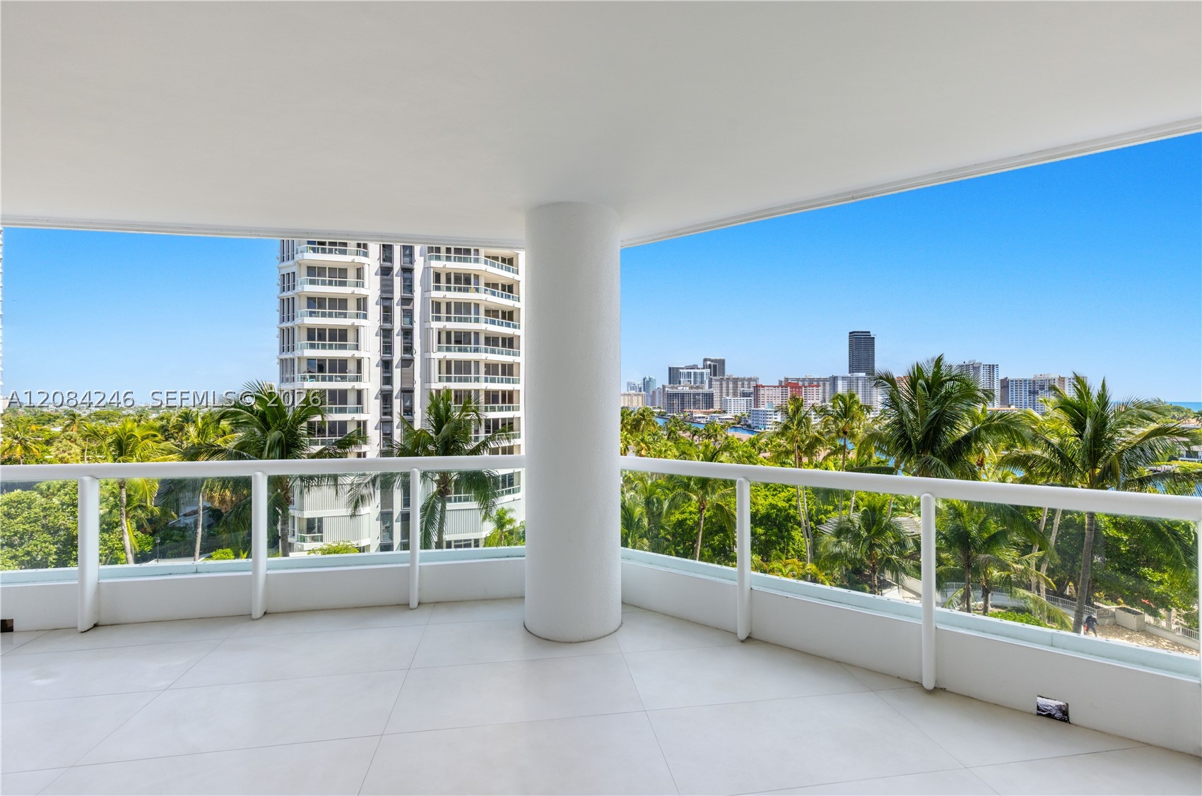 21050 Point Pl #902, Aventura FL 33180