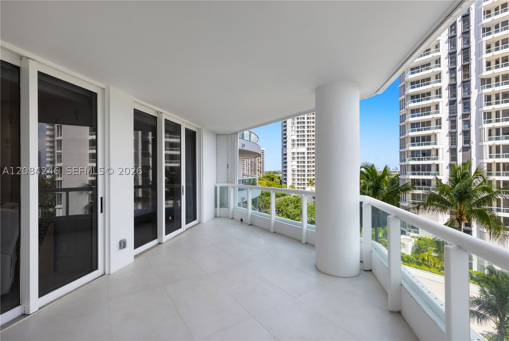 21050 Point Pl #902, Aventura FL 33180
