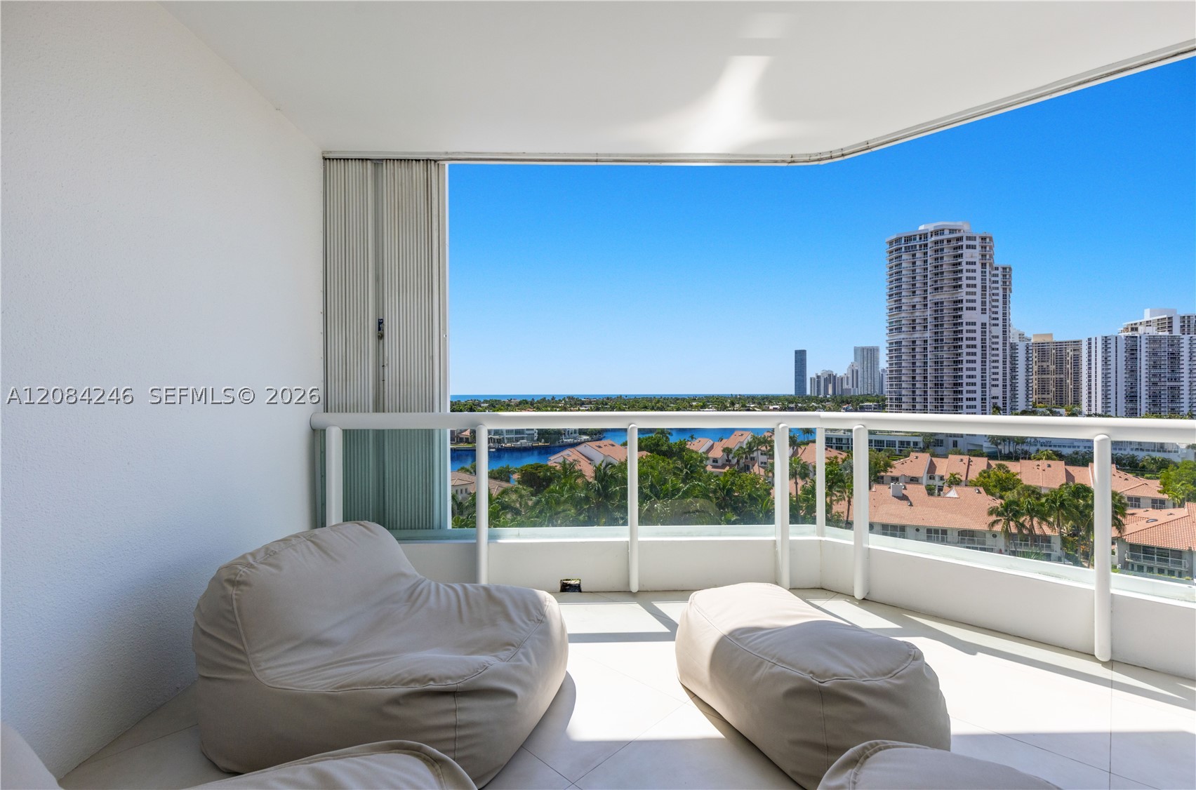 21050 Point Pl #902, Aventura FL 33180