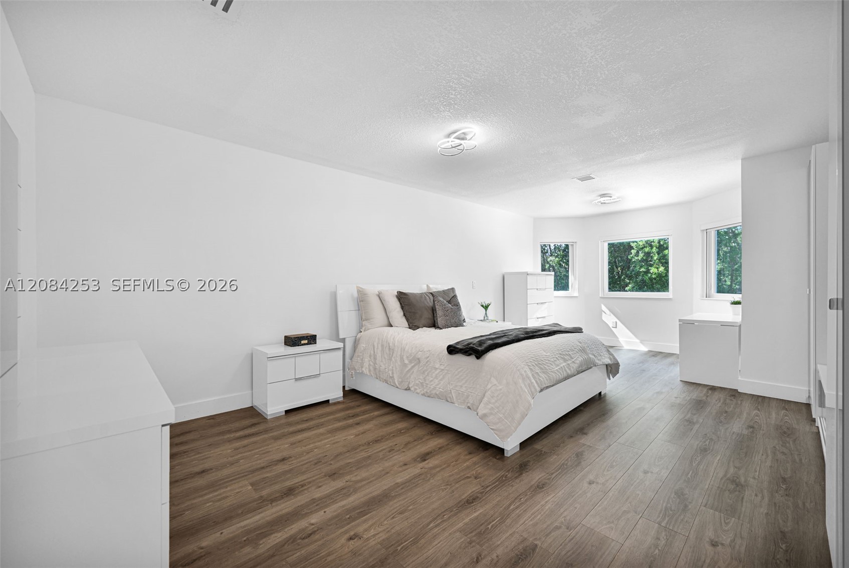 10957 NW 73rd Ter, Doral FL 33178