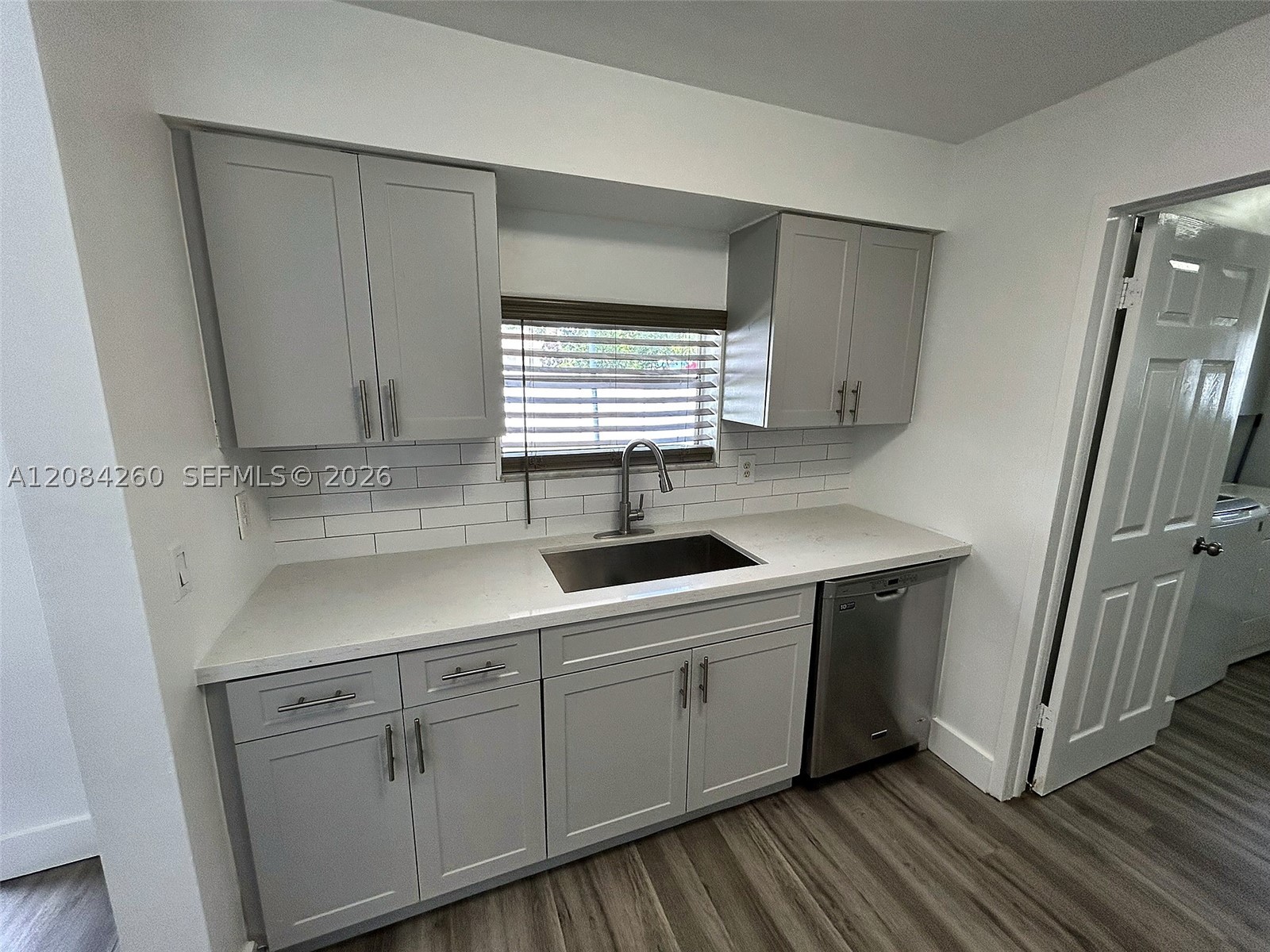 5001 SW 94th Way, Cooper City FL 33328