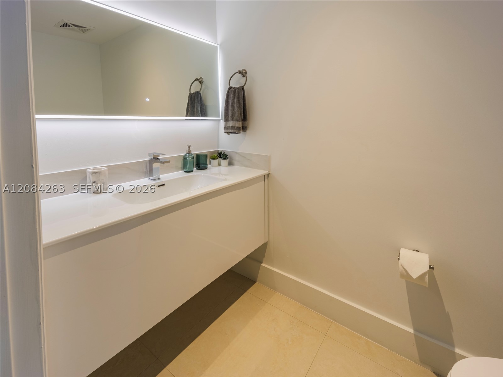 60 SW 13th St #3222, Miami FL 33130
